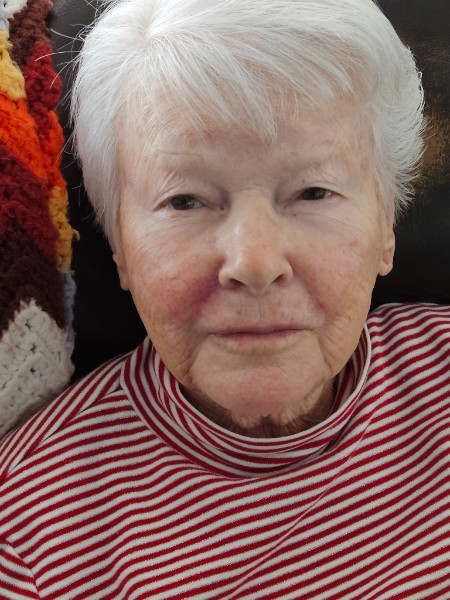 A close portrait of Etta